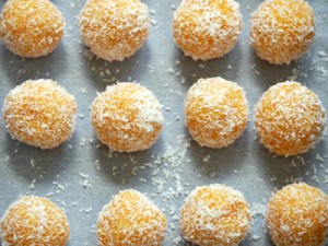 5 Healthy Lunchbox Snacks Your Child Will Love apricot-blissballs-1