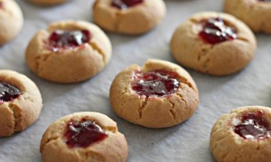5 Healthy Lunchbox Snacks Your Child Will Love jam-drops.kd.jpg-20150626014145~q75,dx720y432u1r1gg,c--